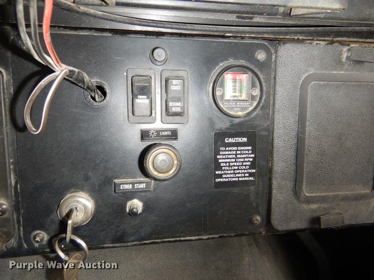 image for item DE0034 2000 International 3800 Thomas school bus