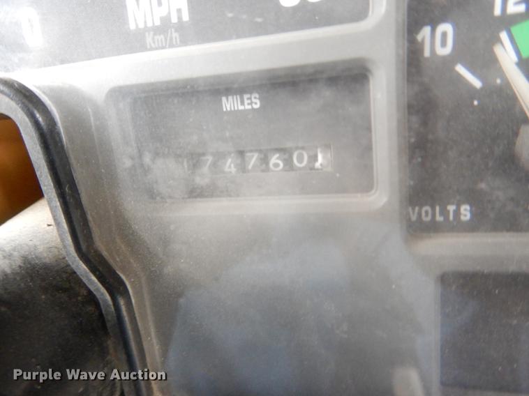 image for item DE0034 2000 International 3800 Thomas school bus