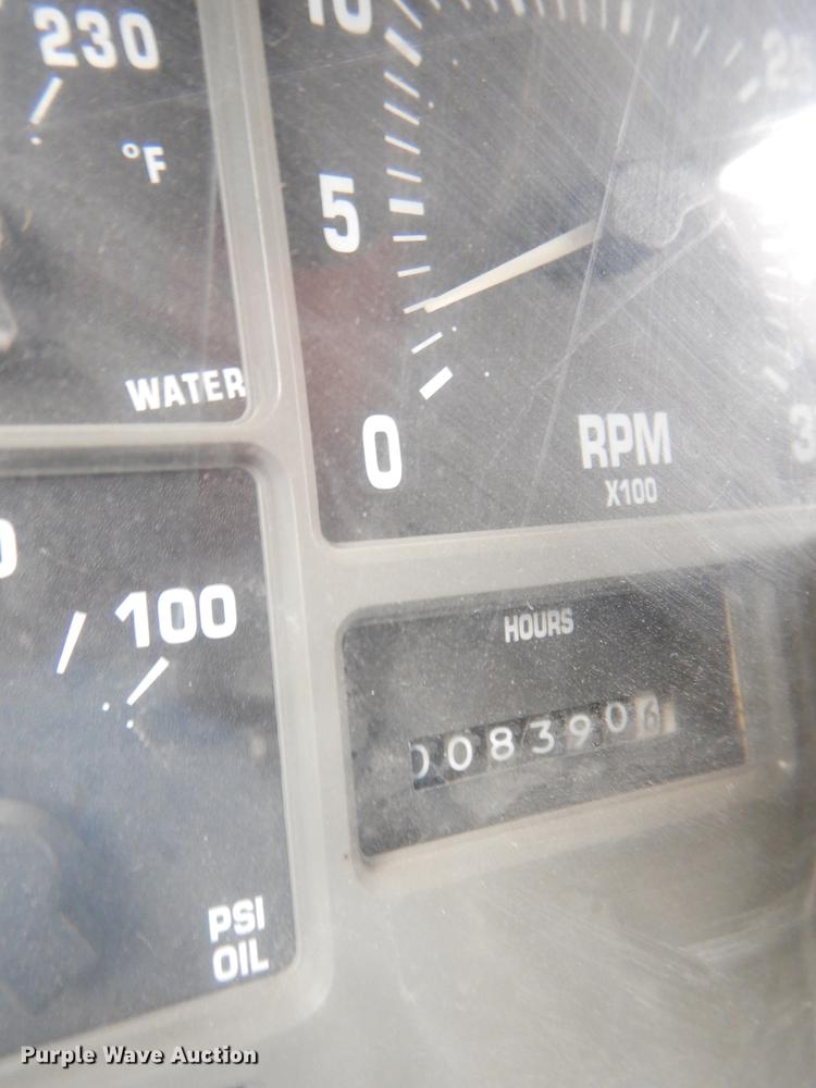 image for item DE0034 2000 International 3800 Thomas school bus