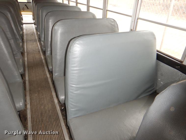 image for item DE0034 2000 International 3800 Thomas school bus