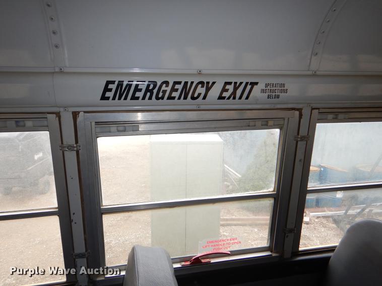 image for item DE0034 2000 International 3800 Thomas school bus