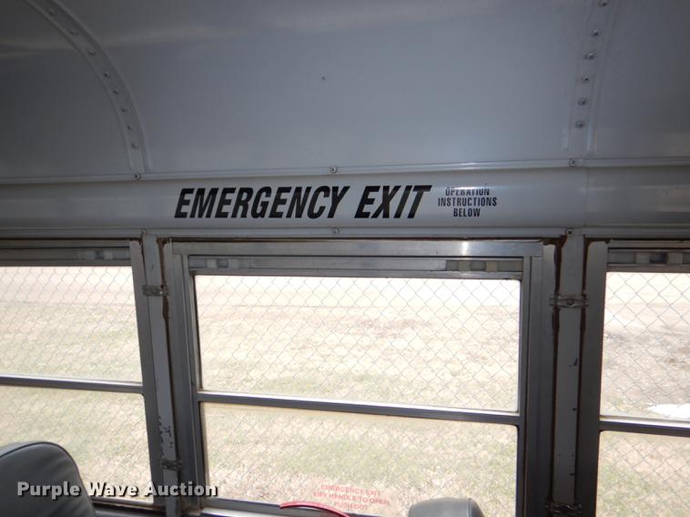 image for item DE0034 2000 International 3800 Thomas school bus