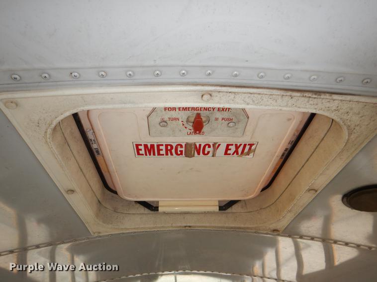 image for item DE0034 2000 International 3800 Thomas school bus