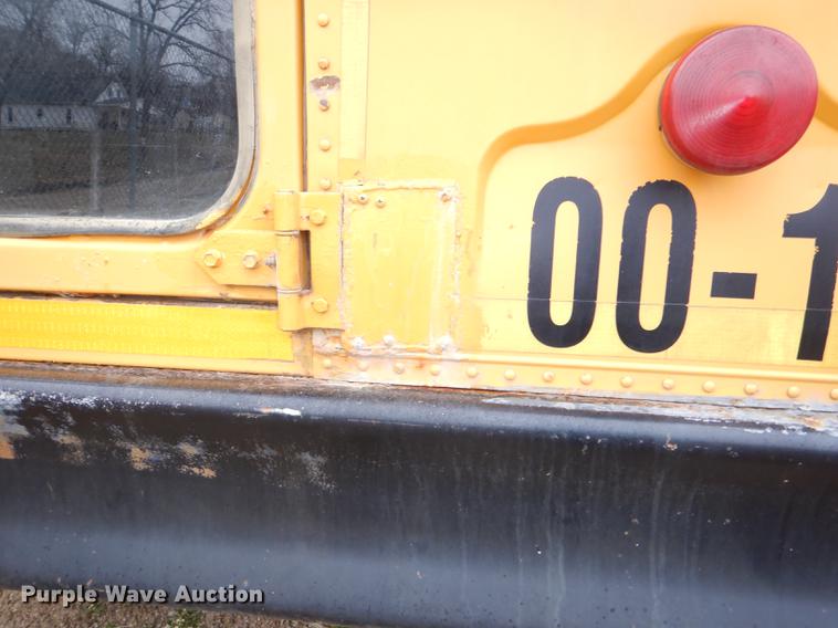 image for item DE0034 2000 International 3800 Thomas school bus