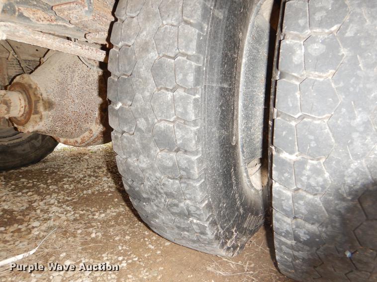 image for item DE0034 2000 International 3800 Thomas school bus