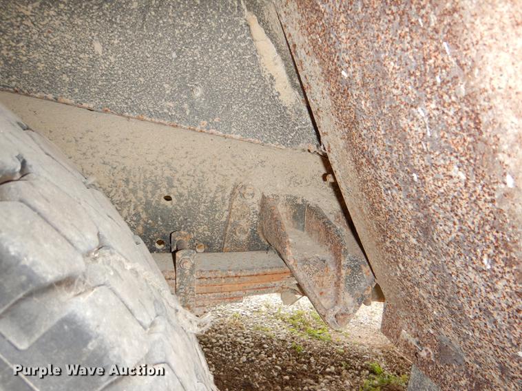 image for item DE0034 2000 International 3800 Thomas school bus