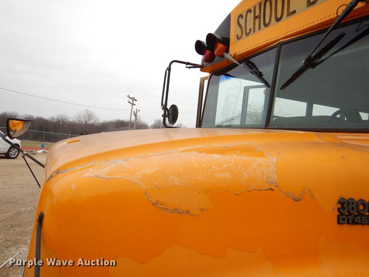 image for item DE0034 2000 International 3800 Thomas school bus