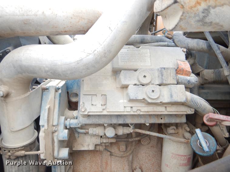 image for item DE0034 2000 International 3800 Thomas school bus