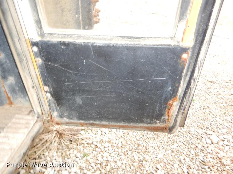 image for item DE0034 2000 International 3800 Thomas school bus