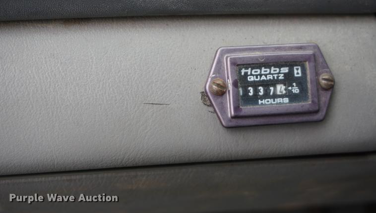 image for item DF1735 1999 Ford F550 Super Duty truck cab and chassis with tree spade