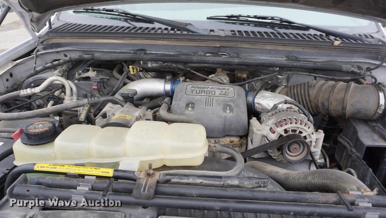 image for item DF1735 1999 Ford F550 Super Duty truck cab and chassis with tree spade