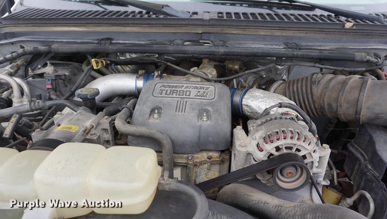 image for item DF1735 1999 Ford F550 Super Duty truck cab and chassis with tree spade