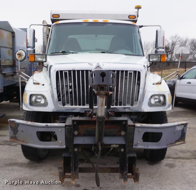 image for item DF1737 2006 International 7400 dump truck