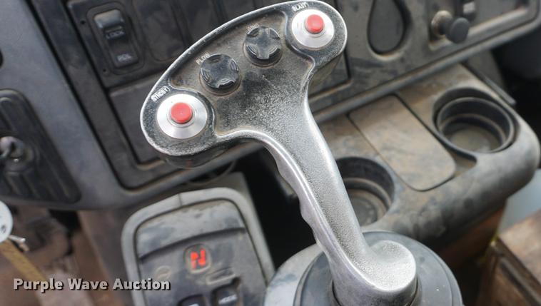 image for item DF1737 2006 International 7400 dump truck