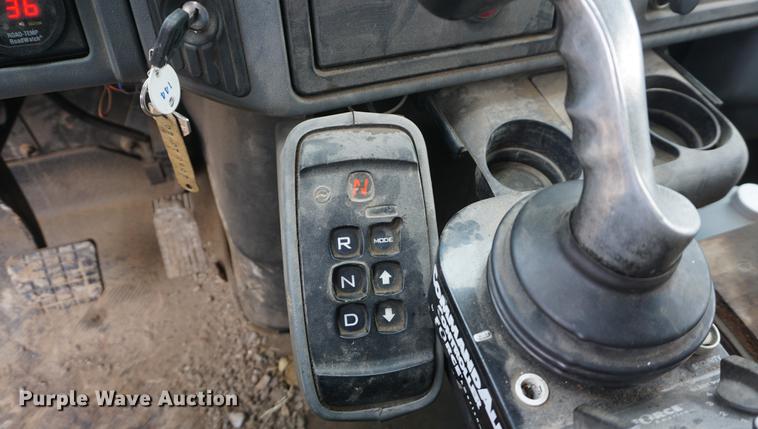 image for item DF1737 2006 International 7400 dump truck