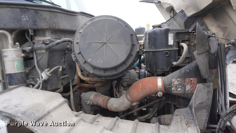 image for item DF1737 2006 International 7400 dump truck