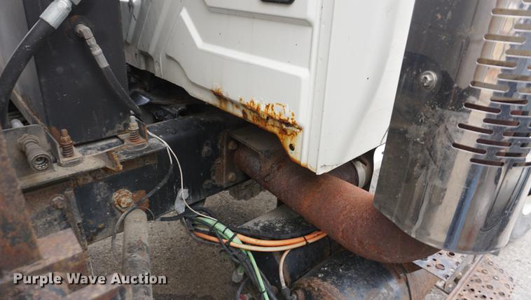 image for item DF1737 2006 International 7400 dump truck