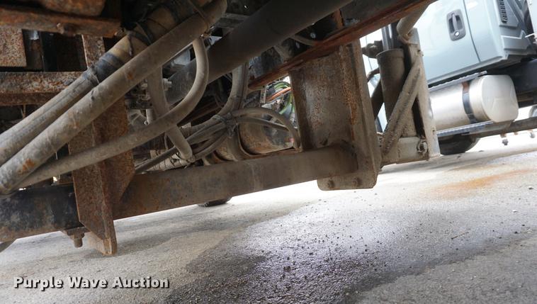 image for item DF1737 2006 International 7400 dump truck