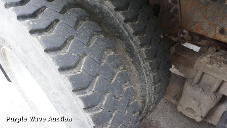 image for item DF1737 2006 International 7400 dump truck