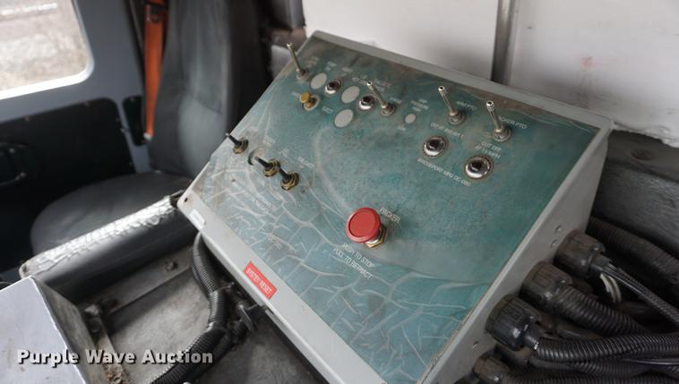 image for item DF1740 2010 Mack LE600 refuse truck