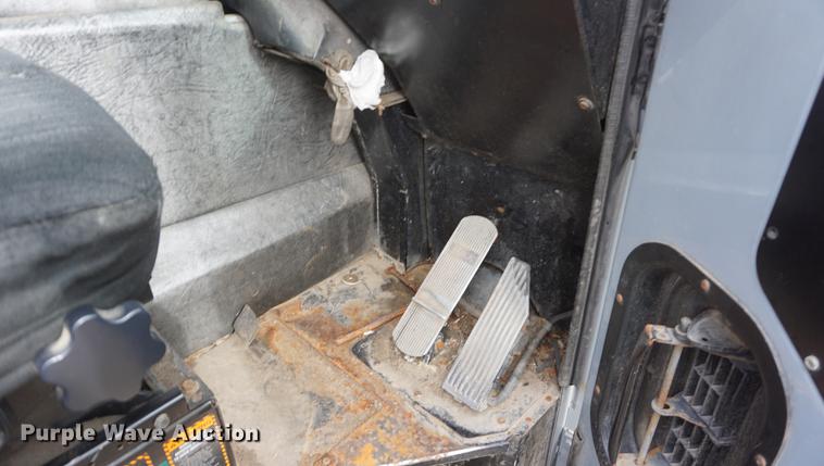 image for item DF1740 2010 Mack LE600 refuse truck