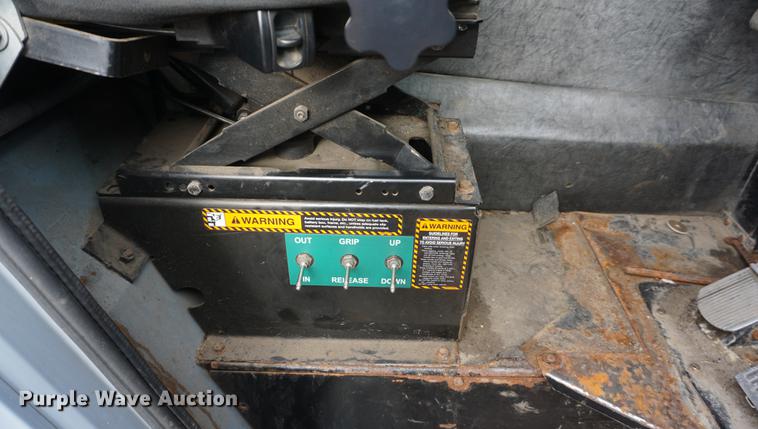 image for item DF1740 2010 Mack LE600 refuse truck