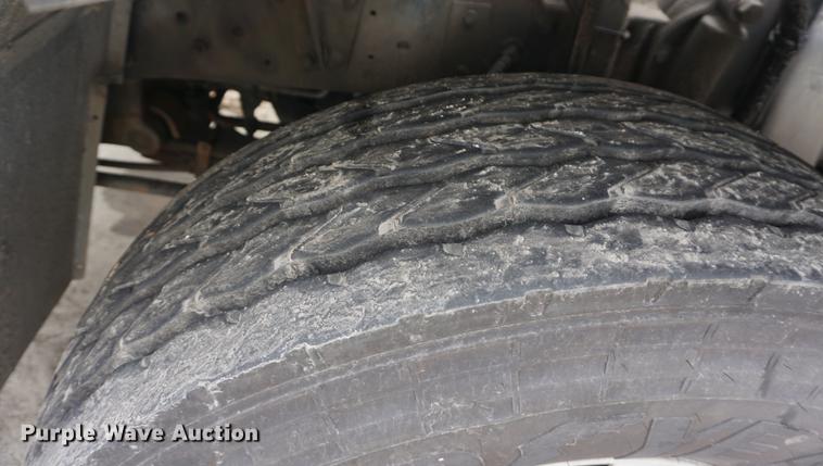 image for item DF1740 2010 Mack LE600 refuse truck