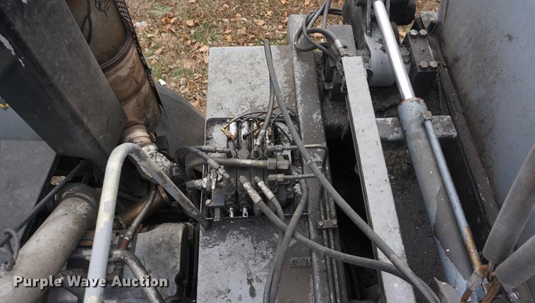 image for item DF1740 2010 Mack LE600 refuse truck