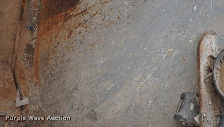 image for item DF1740 2010 Mack LE600 refuse truck