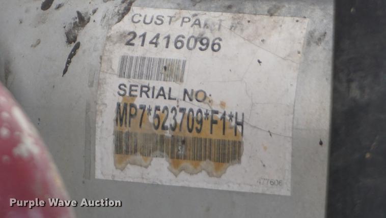 image for item DF1740 2010 Mack LE600 refuse truck