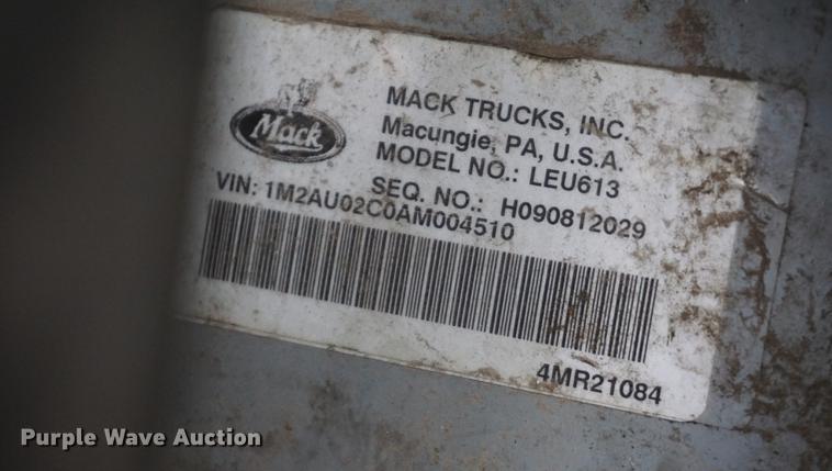 image for item DF1740 2010 Mack LE600 refuse truck