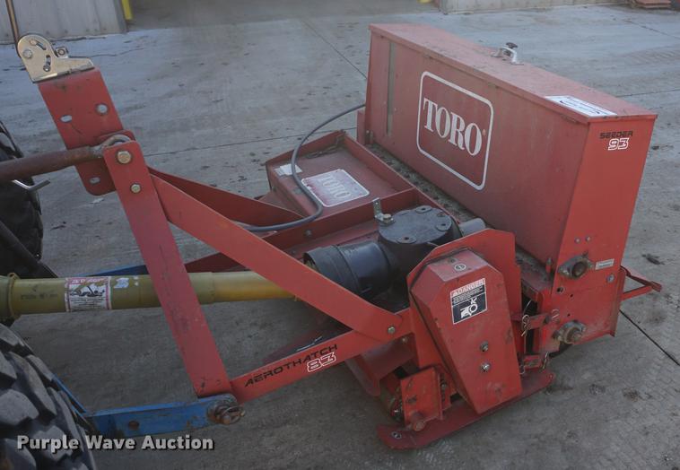 image for item DF1741 2004 Toro 93 seeder