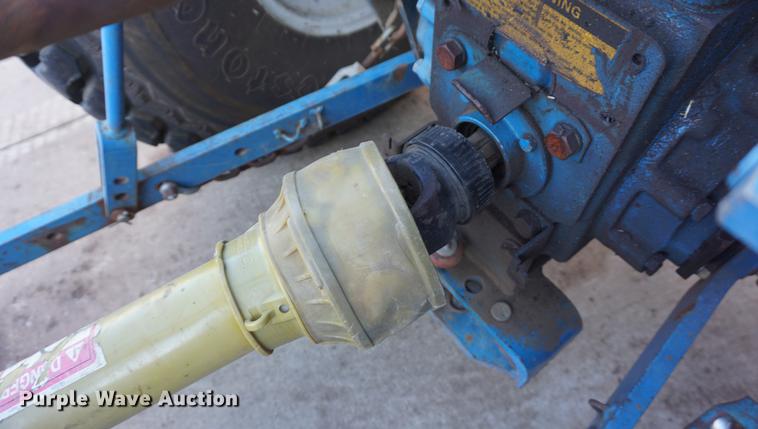 image for item DF1741 2004 Toro 93 seeder