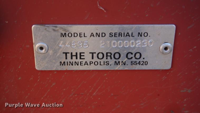 image for item DF1741 2004 Toro 93 seeder