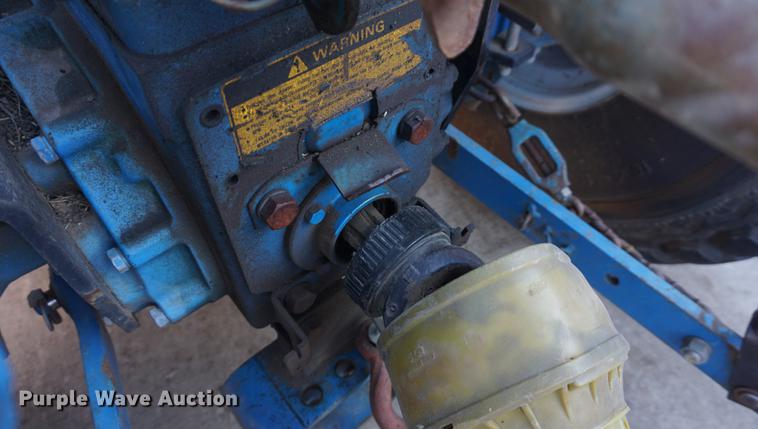 image for item DF1742 1986 Ford 1910 tractor