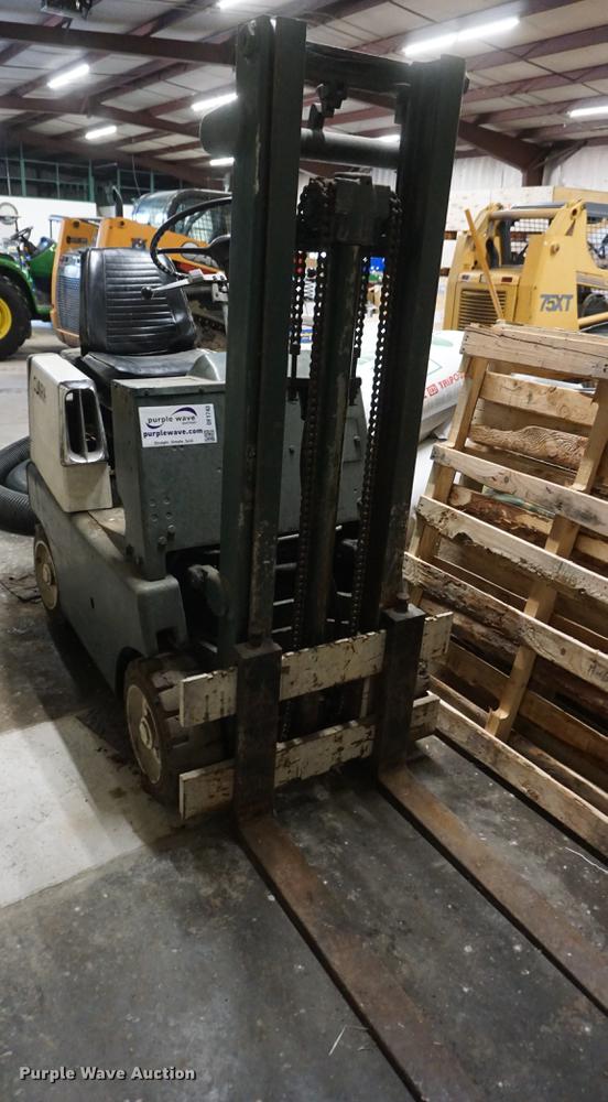 image for item DF1743 Clark forklift