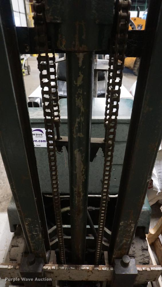 image for item DF1743 Clark forklift