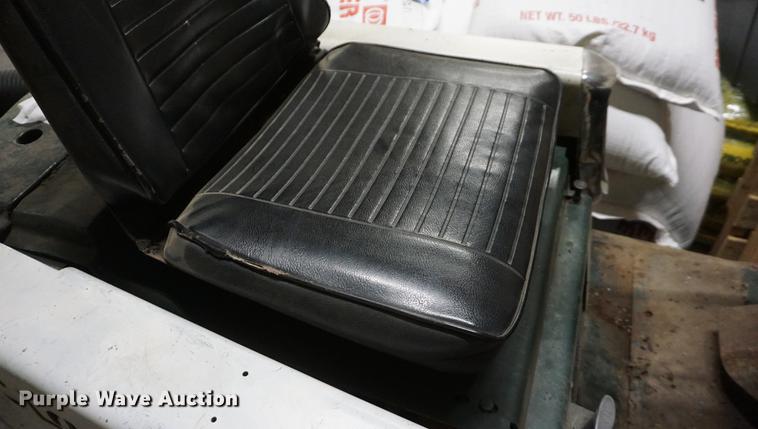 image for item DF1743 Clark forklift