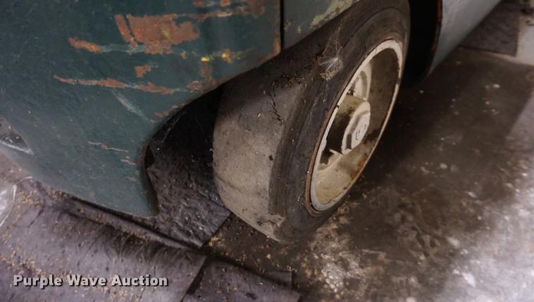 image for item DF1743 Clark forklift