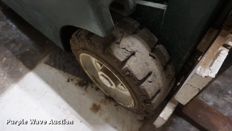 image for item DF1743 Clark forklift