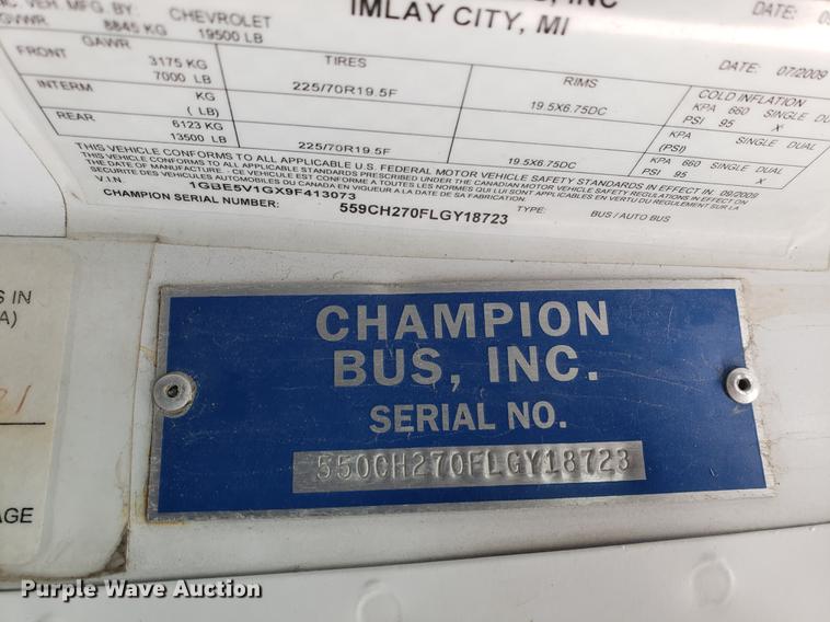 image for item DF2445 2009 Chevrolet C5500 shuttle bus