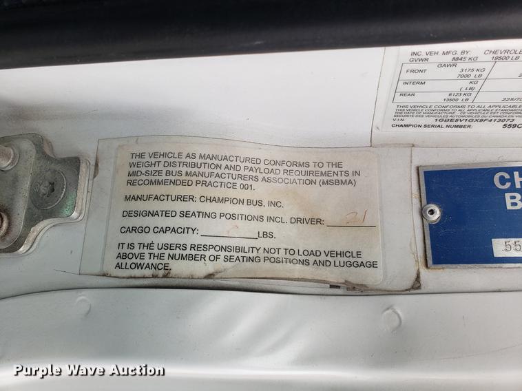 image for item DF2445 2009 Chevrolet C5500 shuttle bus