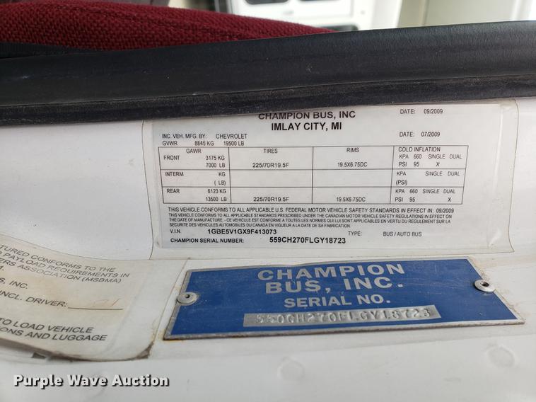 image for item DF2445 2009 Chevrolet C5500 shuttle bus