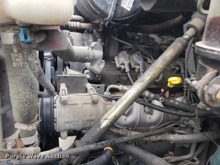 image for item DF2445 2009 Chevrolet C5500 shuttle bus