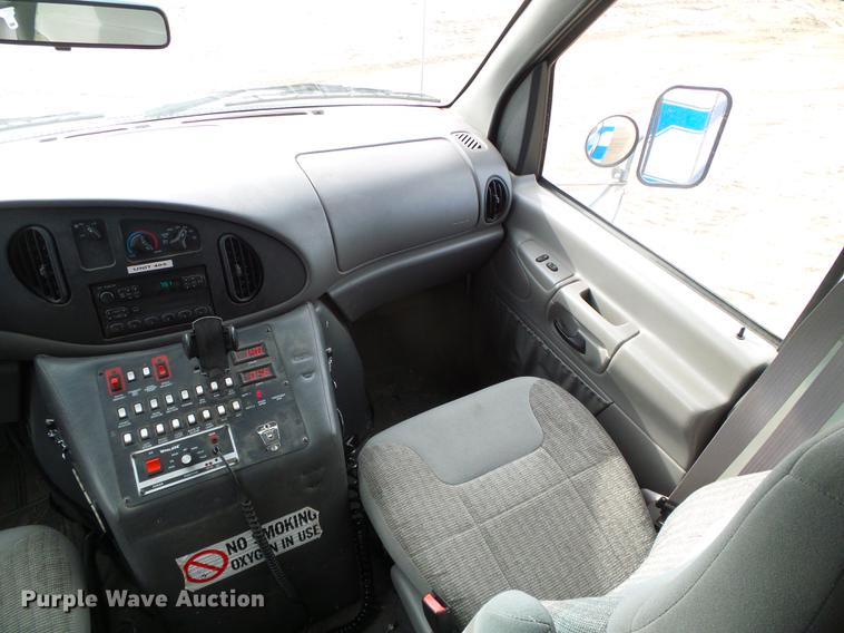 image for item DF2867 1997 Ford Econoline E350 ambulance