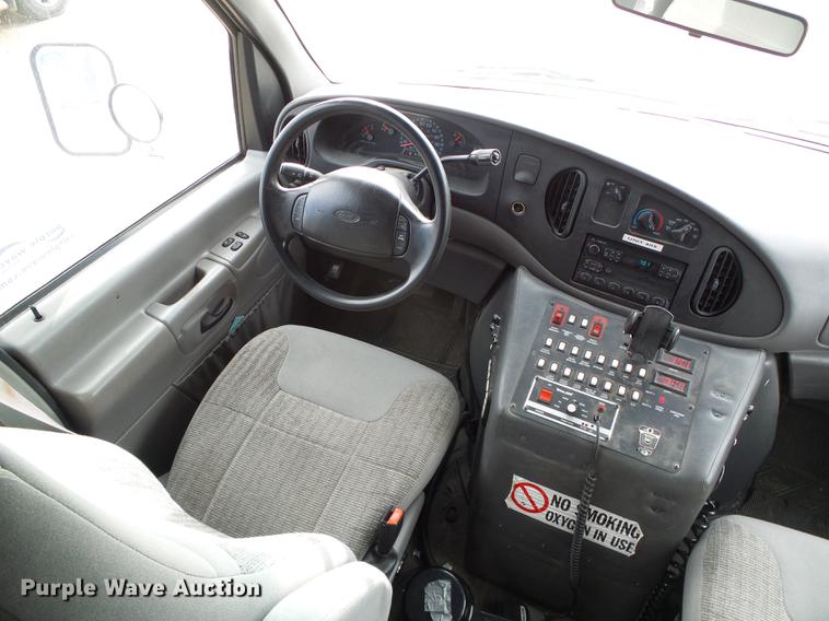 image for item DF2867 1997 Ford Econoline E350 ambulance