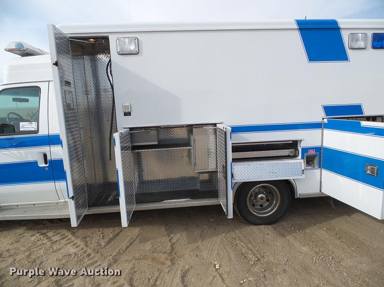 image for item DF2867 1997 Ford Econoline E350 ambulance