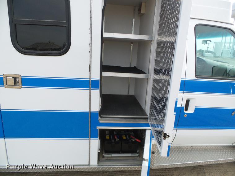 image for item DF2867 1997 Ford Econoline E350 ambulance
