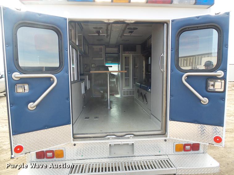 image for item DF2867 1997 Ford Econoline E350 ambulance