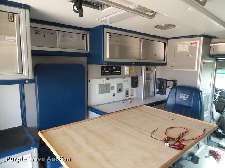 image for item DF2867 1997 Ford Econoline E350 ambulance